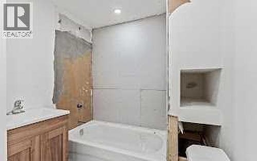 Bathroom - 57, 6724 17  Se, Calgary, AB 