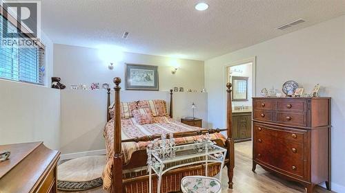 7508 7 Street Nw, Calgary, AB - Indoor