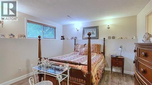 7508 7 Street Nw, Calgary, AB - Indoor Photo Showing Bedroom