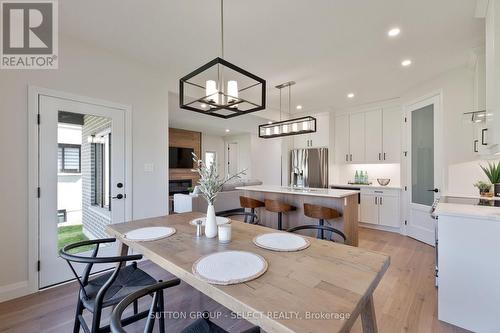 6366 Heathwoods Avenue, London South (South V), ON - Indoor Photo Showing Dining Room
