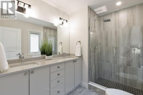 6366 Heathwoods Avenue, London South (South V), ON - Indoor Photo Showing Bathroom