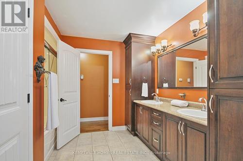 7151 Gallagher Road, Ottawa, ON - Indoor Photo Showing Bathroom