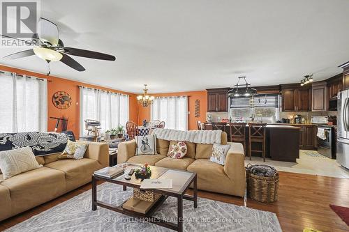 current photo - 7151 Gallagher Road, Ottawa, ON - Indoor Photo Showing Living Room