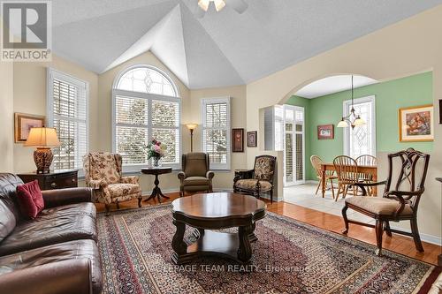 5 Wersch Lane, Ottawa, ON - Indoor Photo Showing Living Room