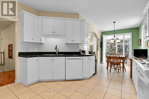 5 Wersch Lane, Ottawa, ON - Indoor Photo Showing Kitchen