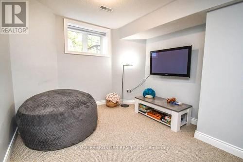 42 Forest Circle, Tiny, ON - Indoor Photo Showing Other Room