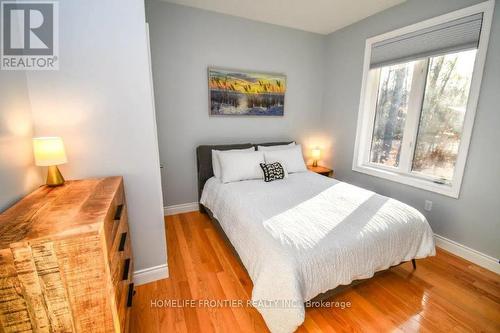 42 Forest Circle, Tiny, ON - Indoor Photo Showing Bedroom