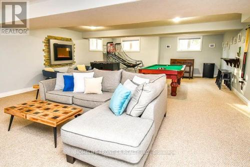 42 Forest Circle, Tiny, ON - Indoor Photo Showing Other Room