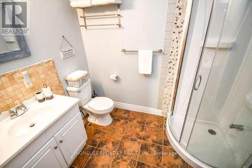42 Forest Circle, Tiny, ON - Indoor Photo Showing Bathroom