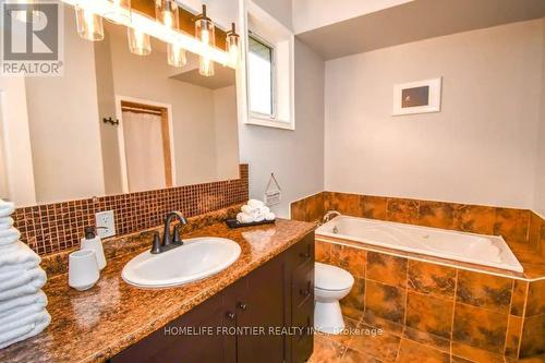 42 Forest Circle, Tiny, ON - Indoor Photo Showing Bathroom