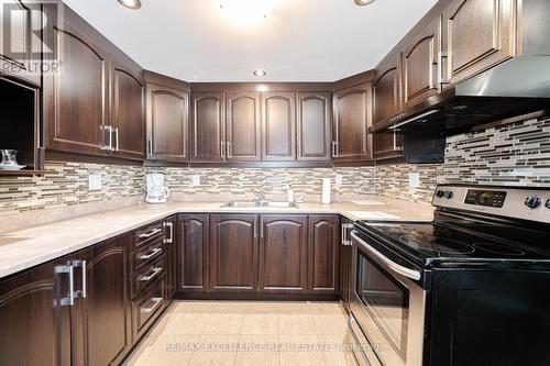 73 Gardenbrooke Trail, Brampton, ON - Indoor Photo Showing Kitchen With Double Sink With Upgraded Kitchen