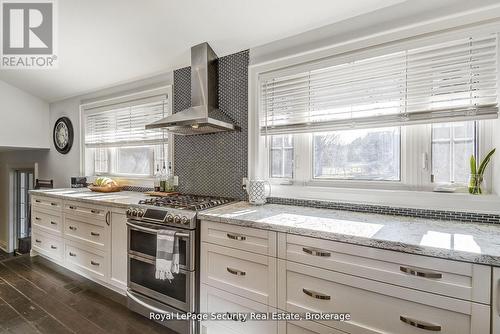 11310 Trafalgar Road, Halton Hills, ON - Indoor Photo Showing Kitchen