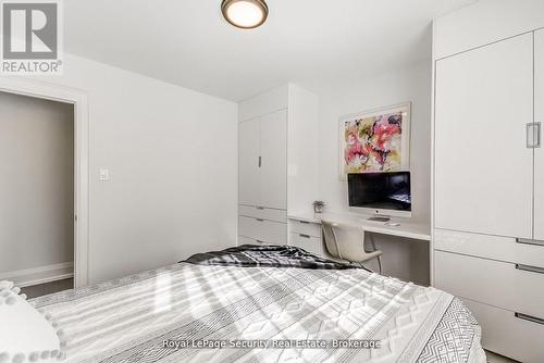 11310 Trafalgar Road, Halton Hills, ON - Indoor Photo Showing Bedroom
