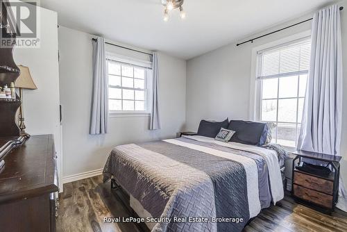11310 Trafalgar Road, Halton Hills, ON - Indoor Photo Showing Bedroom