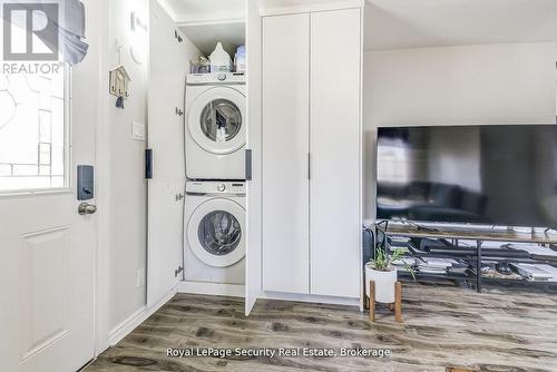 11310 Trafalgar Road, Halton Hills, ON - Indoor Photo Showing Laundry Room
