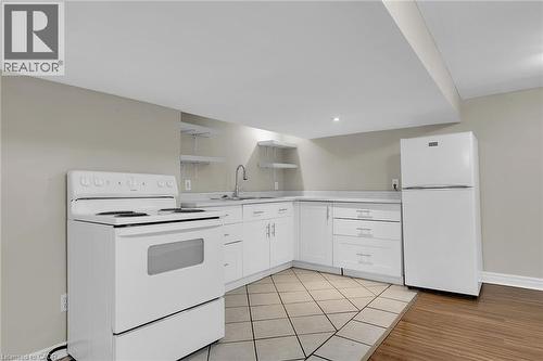 76 Wellington Street S, Hamilton, ON - Indoor Photo Showing Kitchen