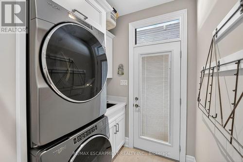 224 Mountain Road, Grimsby, ON - Indoor Photo Showing Laundry Room