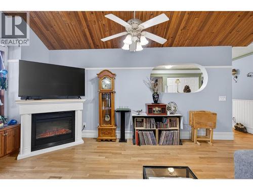 114 Timberlane Road, Enderby, BC - Indoor Photo Showing Living Room With Fireplace