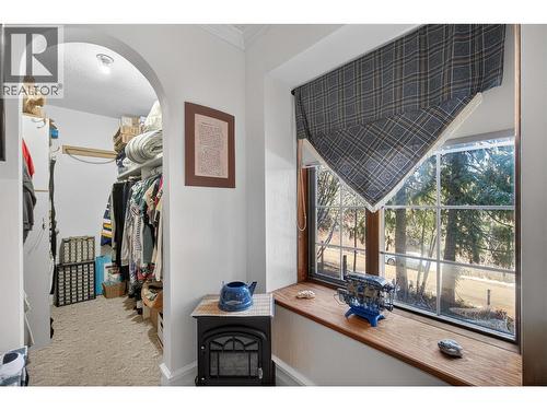 114 Timberlane Road, Enderby, BC - Indoor Photo Showing Other Room