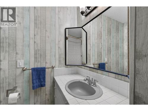 114 Timberlane Road, Enderby, BC - Indoor Photo Showing Bathroom