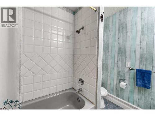 114 Timberlane Road, Enderby, BC - Indoor Photo Showing Bathroom