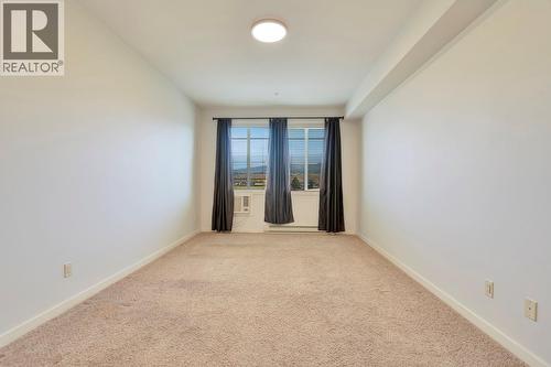 Spacious Primary Bedroom - 3739 Casorso Road Unit# 313, Kelowna, BC - Indoor Photo Showing Other Room