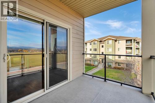 3739 Casorso Road Unit# 313, Kelowna, BC - Outdoor With Exterior