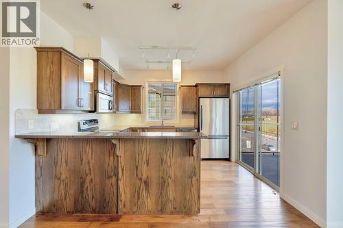 3739 Casorso Road Unit# 313, Kelowna, BC - Indoor Photo Showing Kitchen