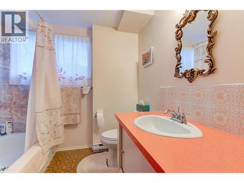 3963 Angus Drive, West Kelowna, BC - Indoor Photo Showing Bathroom