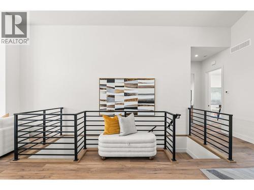 901 Melrose Street, Kelowna, BC - Indoor