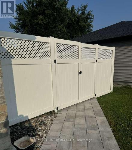 306 Belfort Crescent, Cornwall, ON - Outdoor