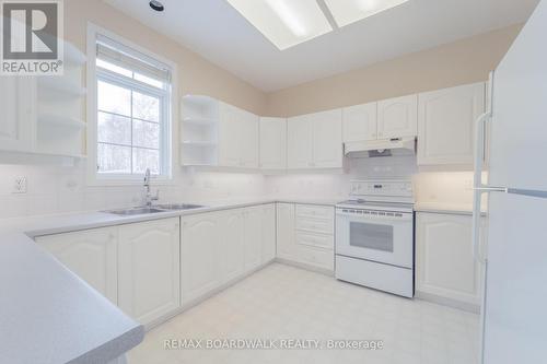 Kitchen - 57 Mattawa Crescent, Ottawa, ON - Indoor Photo Showing Kitchen