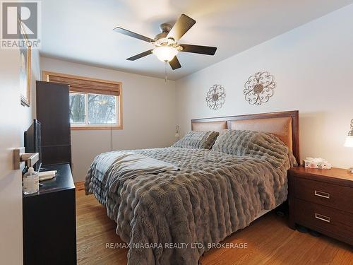 251 Clarke Street, Port Colborne (Killaly East), ON - Indoor Photo Showing Bedroom