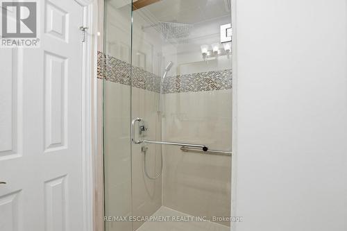 9 Stone Gate Drive, Grimsby, ON - Indoor Photo Showing Bathroom