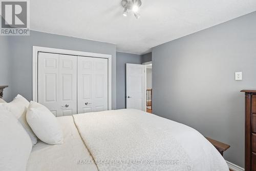 9 Stone Gate Drive, Grimsby, ON - Indoor Photo Showing Bedroom