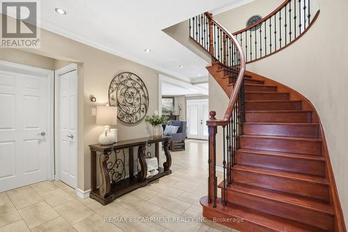9 Stone Gate Drive, Grimsby, ON - Indoor Photo Showing Other Room
