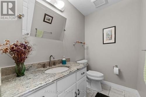7 Templer Drive, Hamilton, ON - Indoor Photo Showing Bathroom
