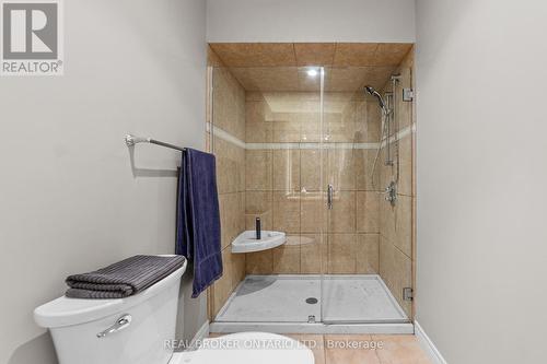 7 Templer Drive, Hamilton, ON - Indoor Photo Showing Bathroom