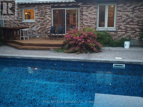 7 Templer Drive, Hamilton, ON - Outdoor With In Ground Pool