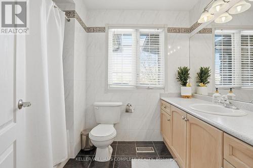 37 Southcreek Drive, Hamilton, ON - Indoor Photo Showing Bathroom