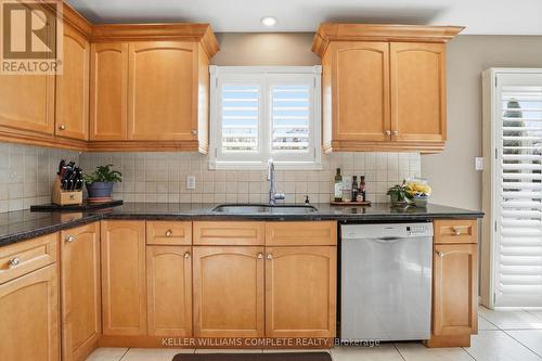 37 Southcreek Drive, Hamilton, ON - Indoor Photo Showing Kitchen