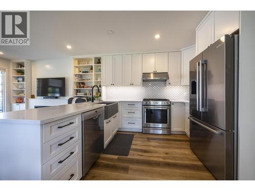 1 2218 Evergreen Street, Terrace, BC - Indoor Photo Showing Kitchen With Upgraded Kitchen