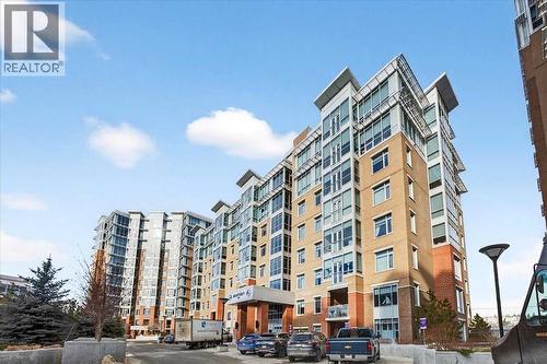 501, 24 Varsity Estates Circle NW  Calgary, AB T3A 2X8