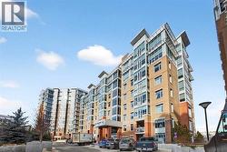 501, 24 Varsity Estates Circle NW  Calgary, AB T3A 2X8