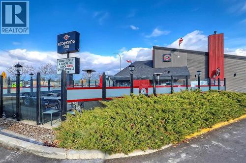 109 & 102, 3550 45 Street Sw, Calgary, AB - Outdoor