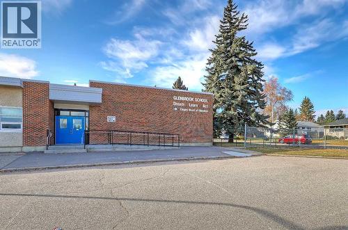 101, 3550 45 Street Sw, Calgary, AB - Outdoor