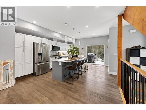 1512 Granite Drive Unit# 4, Golden, BC - Indoor Photo Showing Kitchen