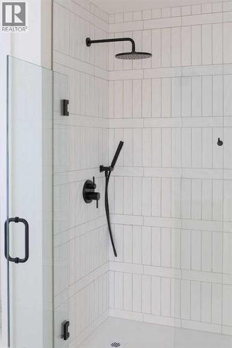 28 Sunvalley View, Cochrane, AB - Indoor Photo Showing Bathroom