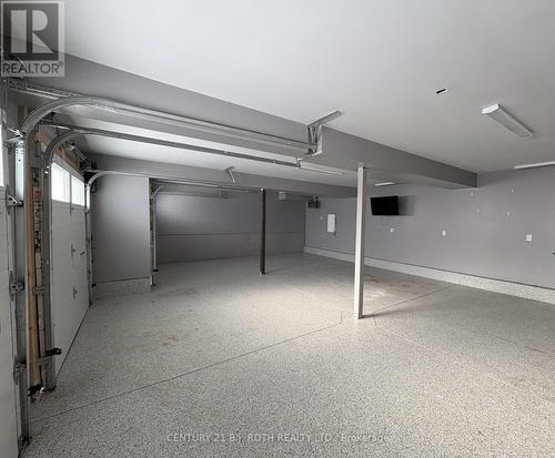 150 Nelson Street E, New Tecumseth, ON - Indoor Photo Showing Garage