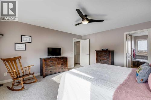382 Williamstown Green Nw, Airdrie, AB - Indoor Photo Showing Bedroom